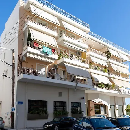 Seaside Penthouse In شقة كالاماتا