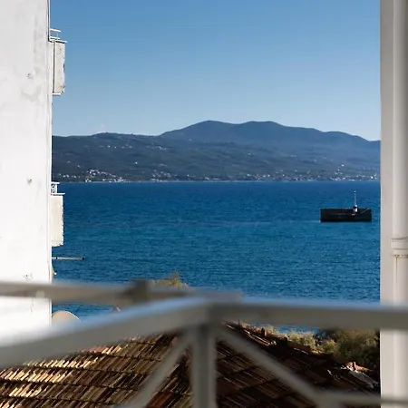 Seaside Penthouse In Kalamáta