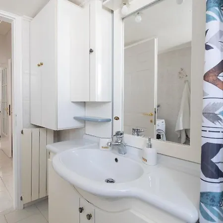 Seaside Penthouse In Kalamata