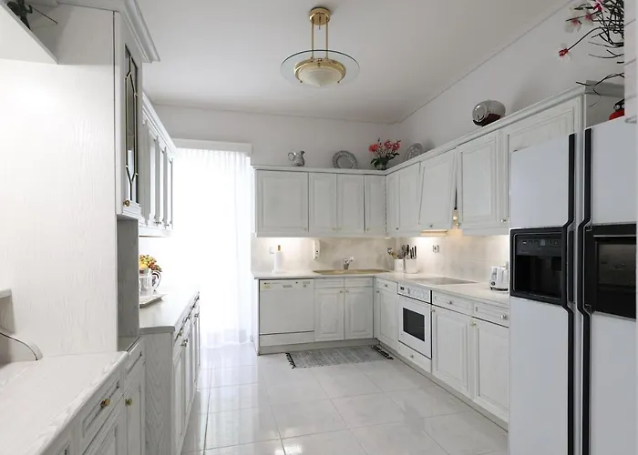 Seaside Penthouse In Apartament *