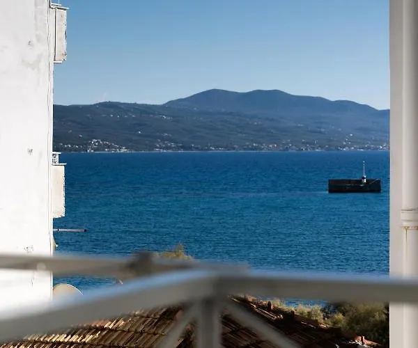 Seaside Penthouse In Kalamata